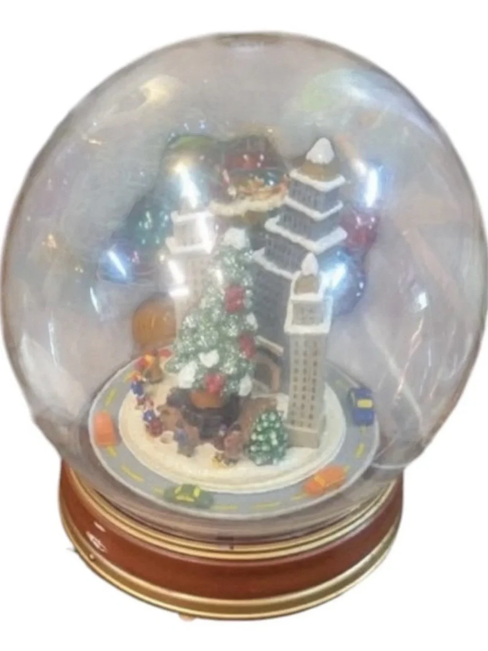 Vintage~Musical Snow Globe~ Christmas in New York~ Plays Music~ Power Cord~ Rare